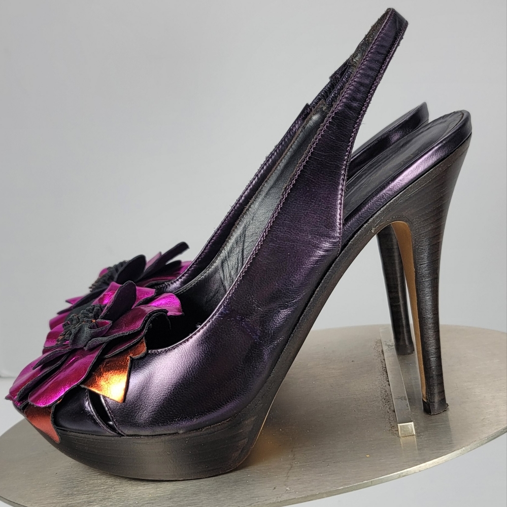Donald J Pliner Wandie1010 Leather Heels. - Picture 3 of 14